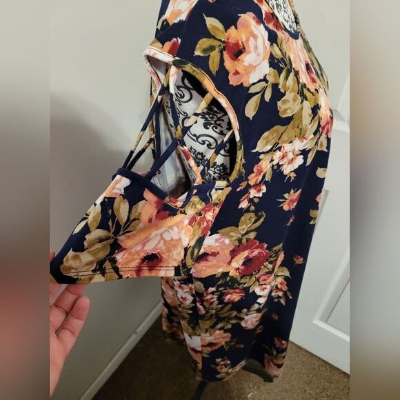 Vibe floral dress with cut out sleeves - Picture 5 of 7